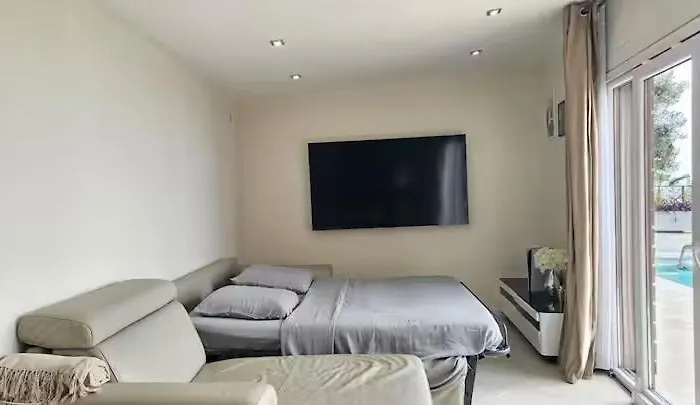 Maison De